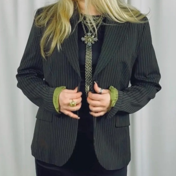 Vintage 2000’s Esprit Collection Black Pinstripe Blazer • Buttons - M/L - Picture 4 of 10